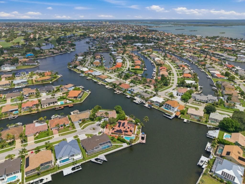 197 Gulfport Ct, Marco Island, photo 2