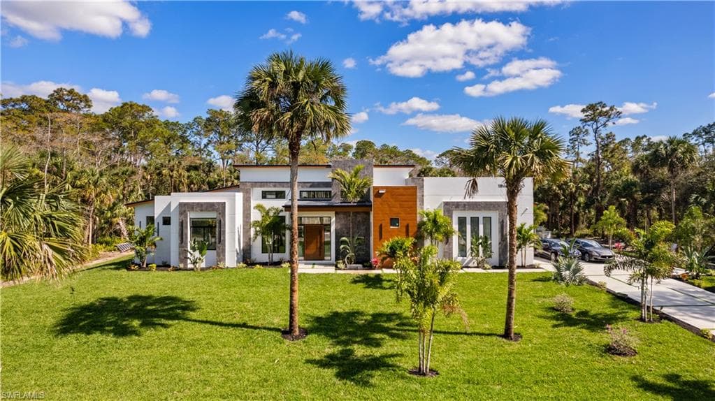 390 3rd St, Naples