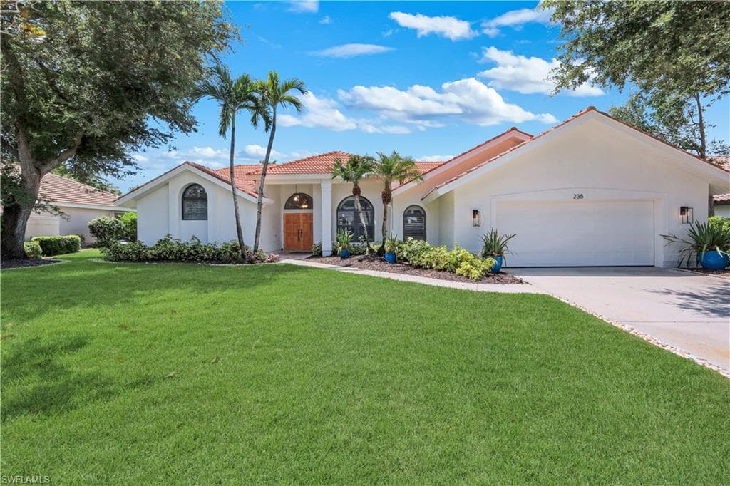 235 Silverado Dr, Naples