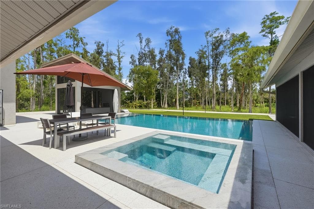 15821 Shamrock Dr, Fort Myers, photo 2