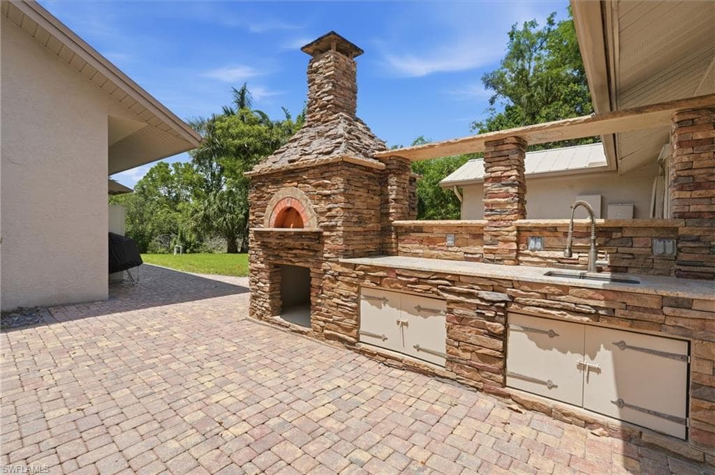15821 Shamrock Dr, Fort Myers, photo 3
