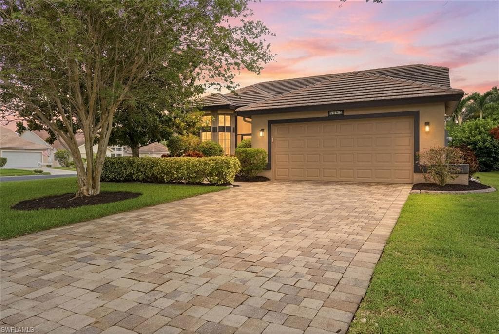 8185 Breton Cir, Fort Myers