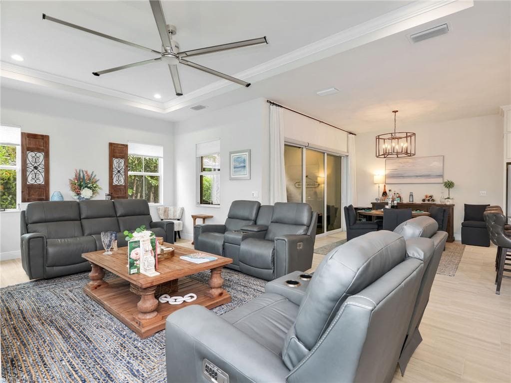 8958 Saint Lucia Dr, Naples, photo 3