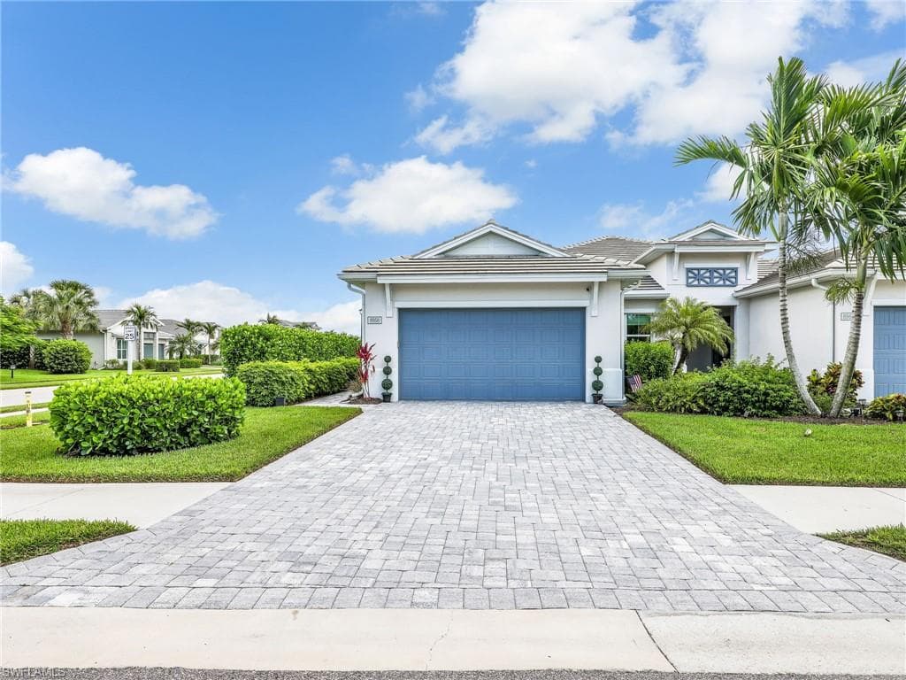 8958 Saint Lucia Dr, Naples