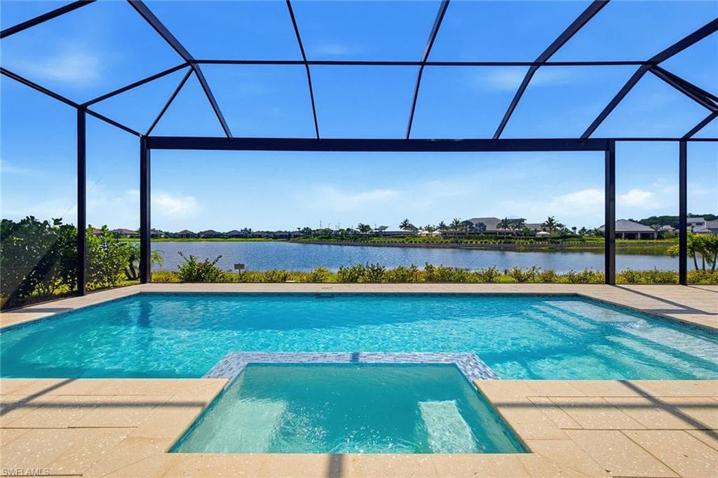 15382 Turin Dr, Naples, photo 2