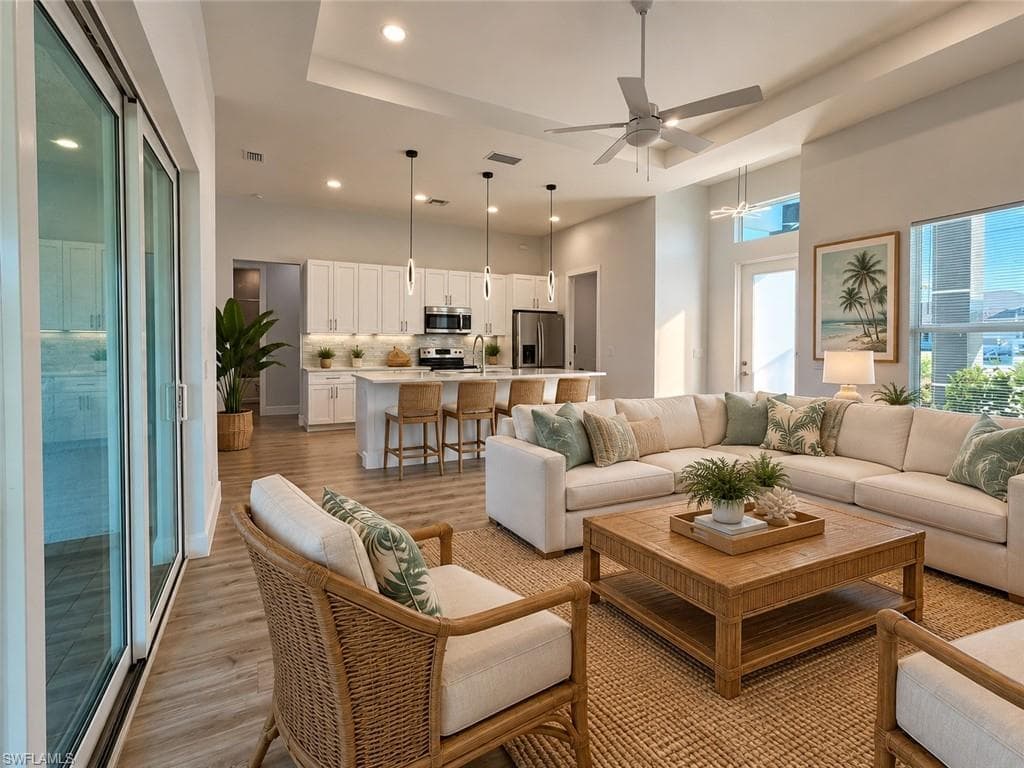 1425 1st St, Cape Coral, photo 3