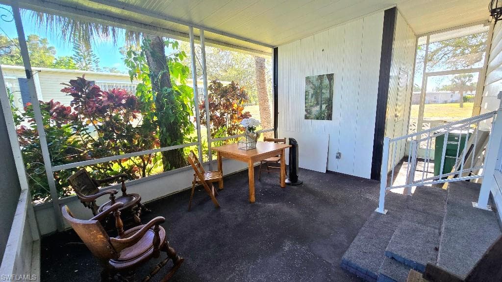 537 Charlemagne Blvd, Naples, photo 2