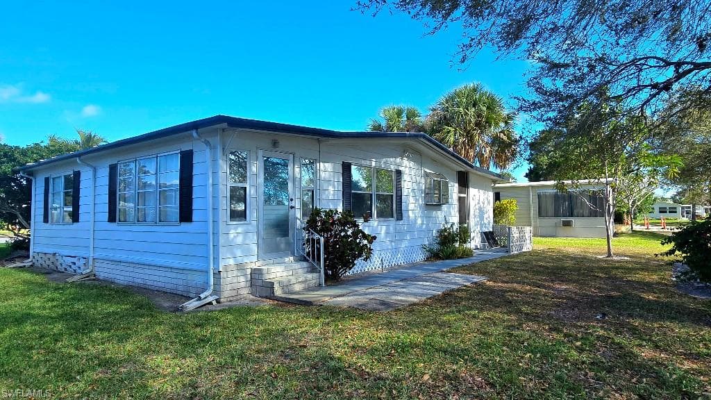 537 Charlemagne Blvd, Naples, photo 3