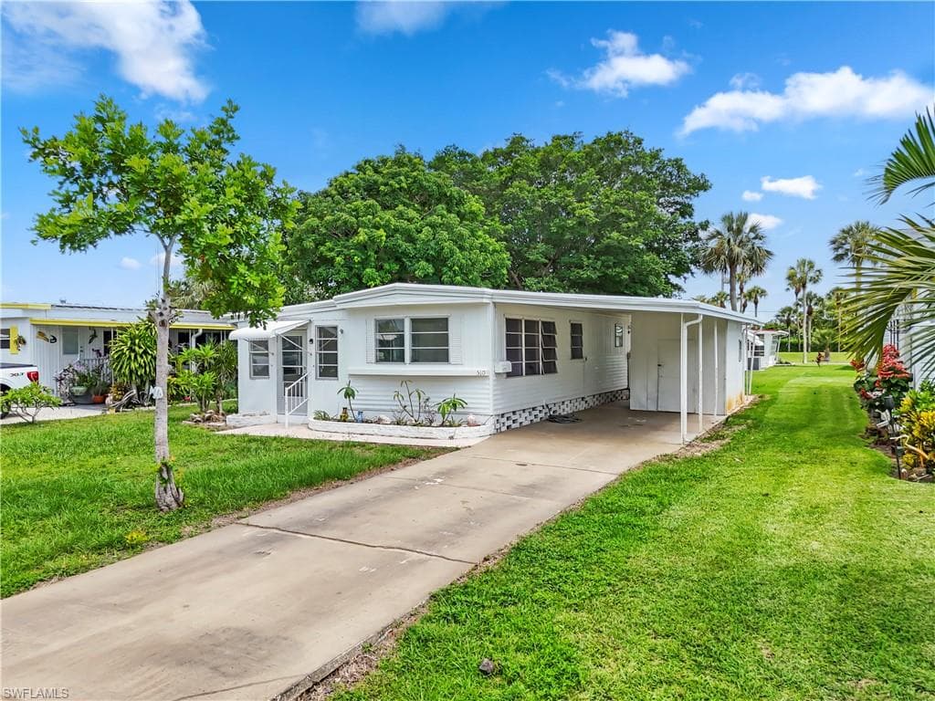 510 Menton Ln, Naples