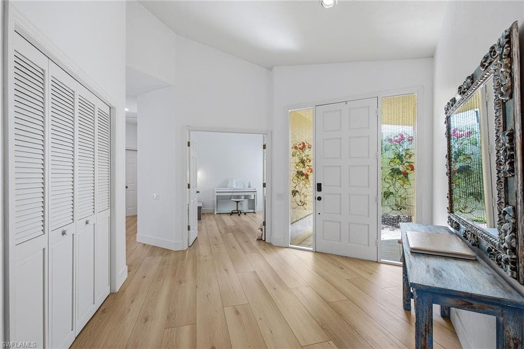 5900 Fountain Dr, Naples, photo 3