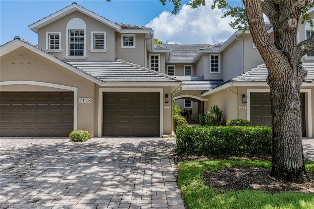 7128 Timberland Cir #201, Naples, photo 2