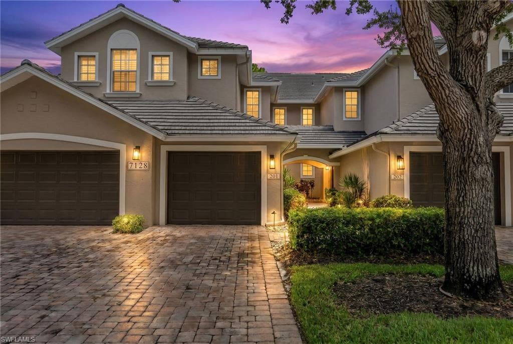 7128 Timberland Cir #201, Naples