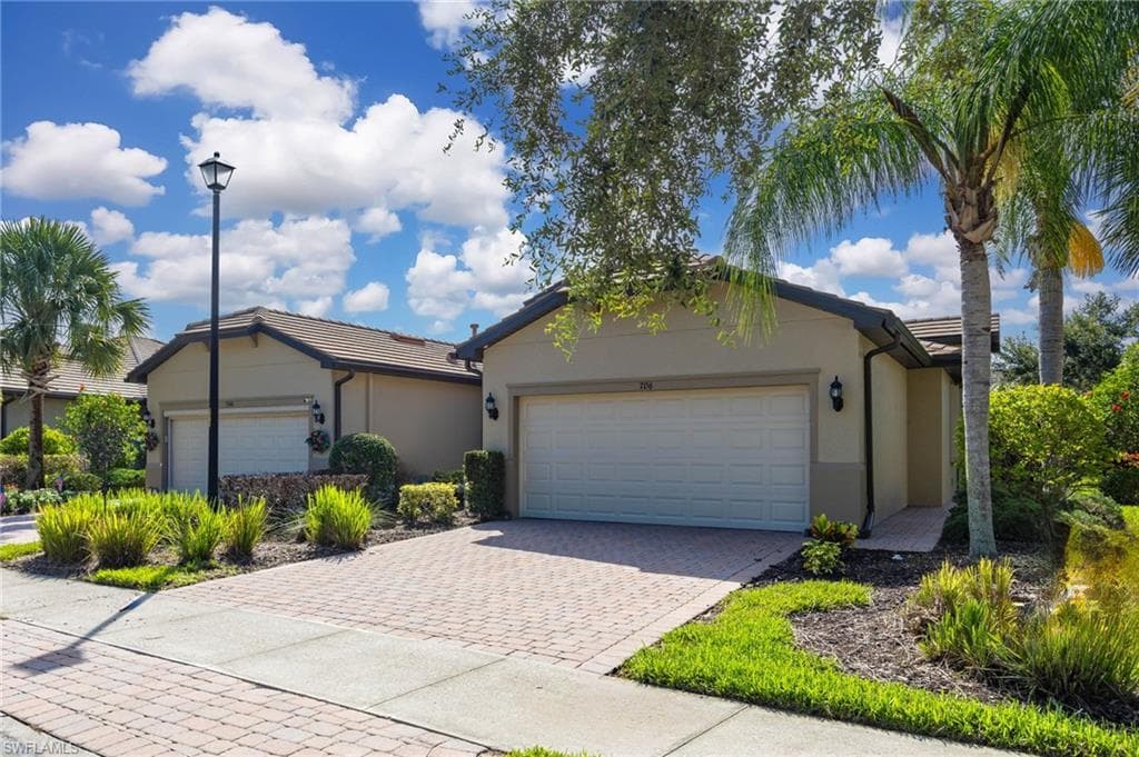 7156 Live Oak Dr, Naples, photo 2