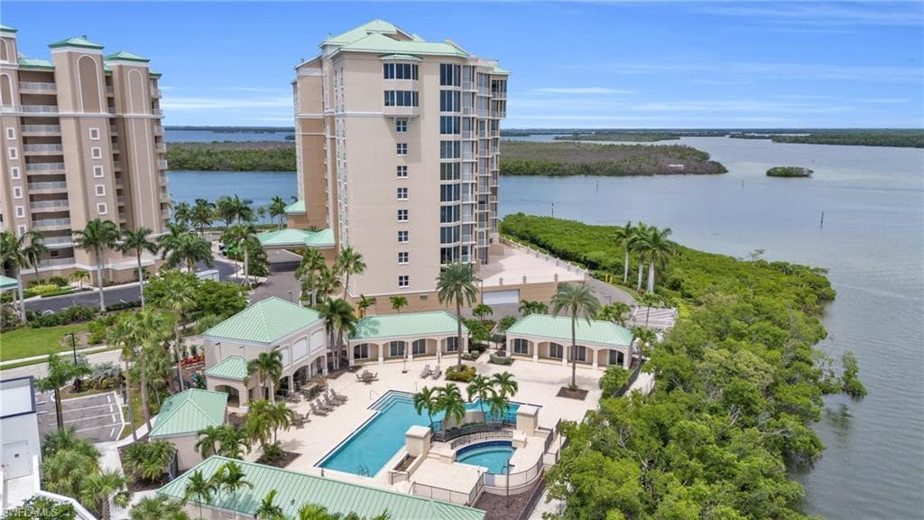4137 Bay Beach Ln #585, Fort Myers Beach, photo 2