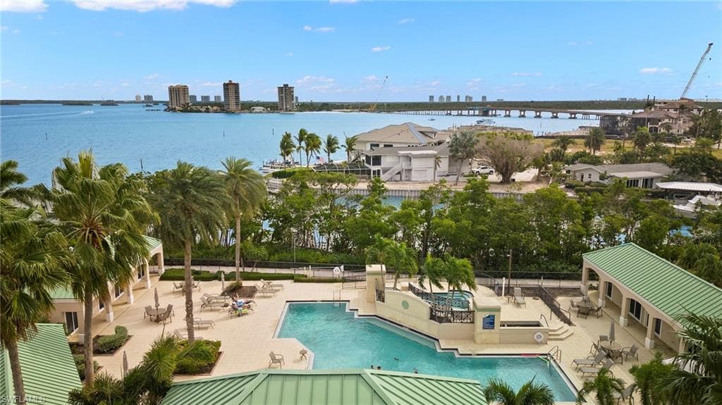 4137 Bay Beach Ln #585, Fort Myers Beach, photo 3