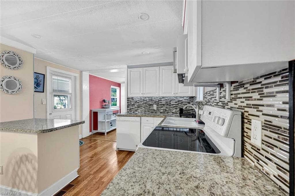 522 Menton Ln, Naples, photo 3
