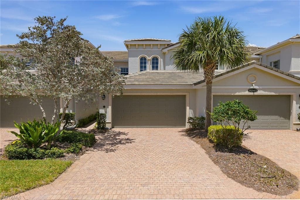 9243 Tesoro Ln #103, Naples