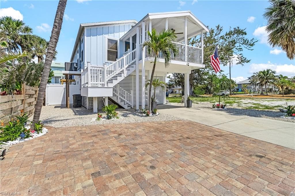 197 Madison Ct, Fort Myers Beach