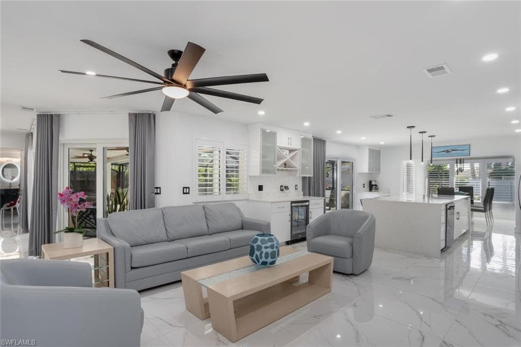 1026 Town And River Dr, Fort Myers, photo 3