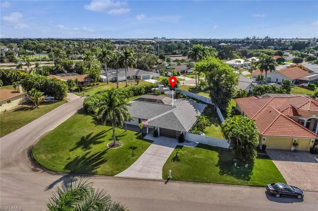 1026 Town And River Dr, Fort Myers