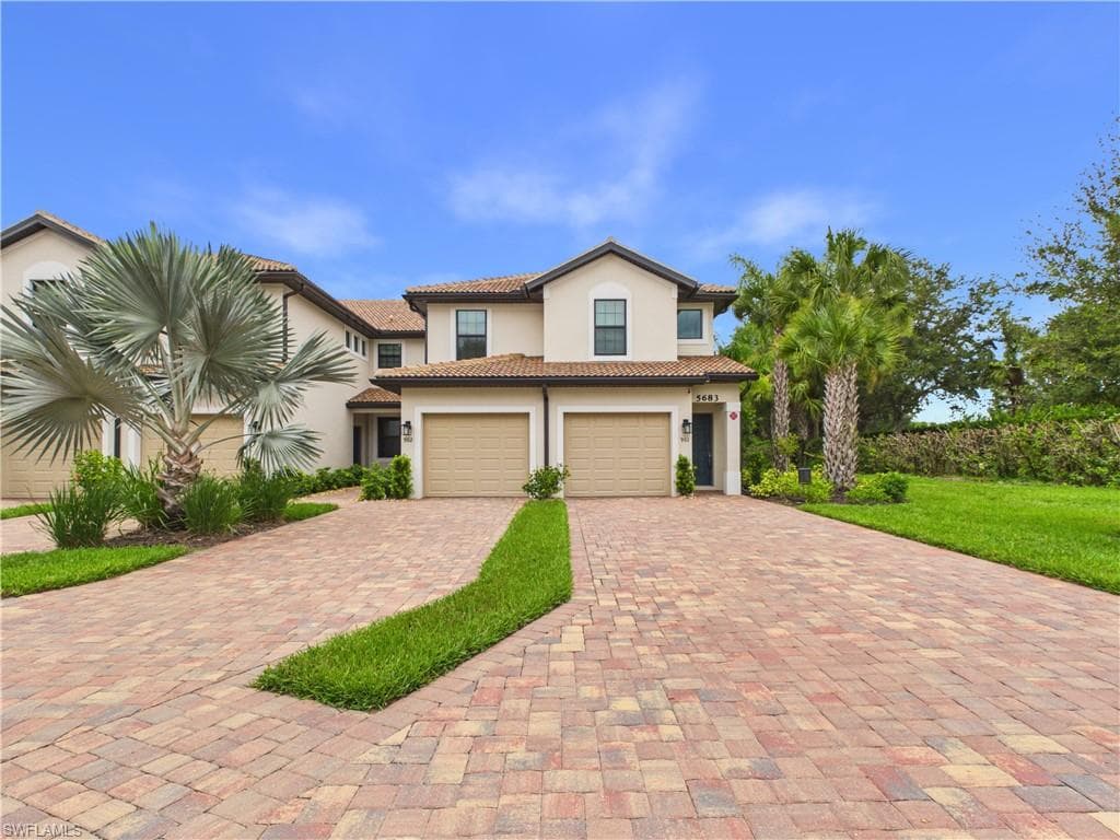 5683 Mayflower Way #901, Naples