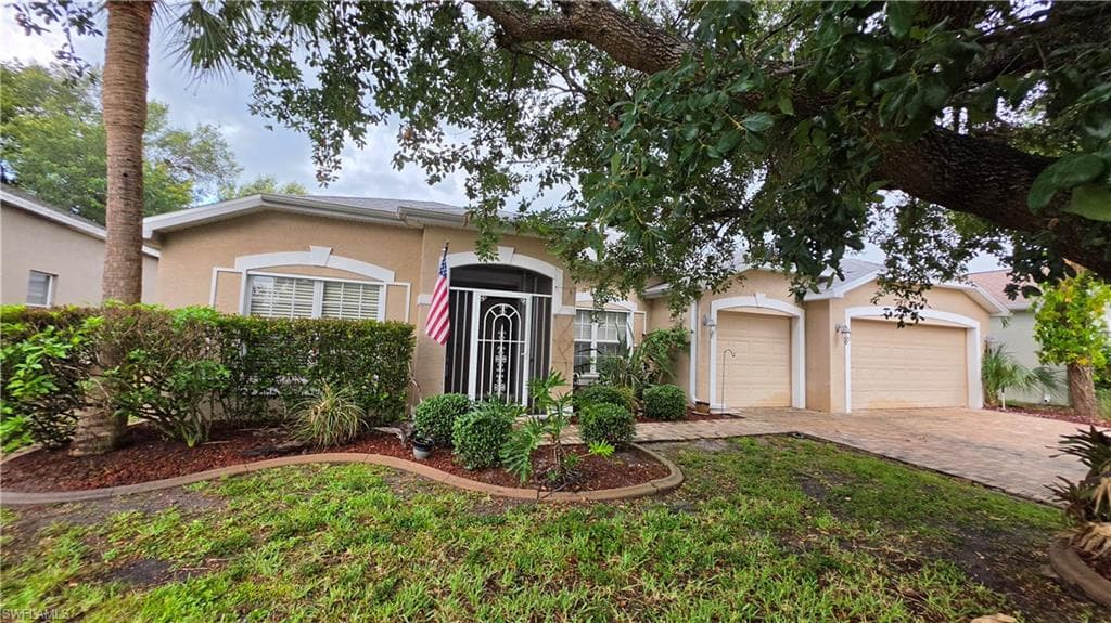 12810 Aston Oaks Dr, Fort Myers