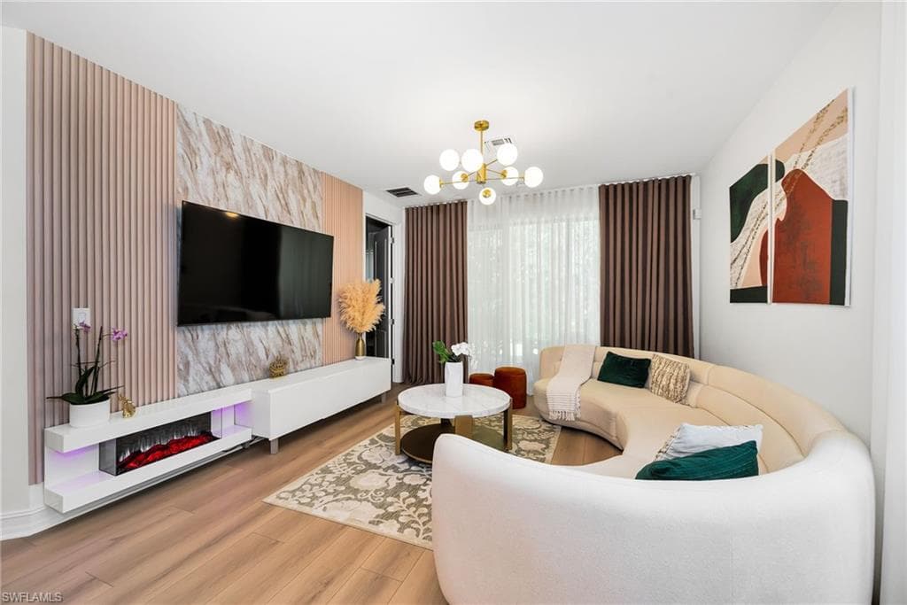 7689 Bristol Cir, Naples, photo 2