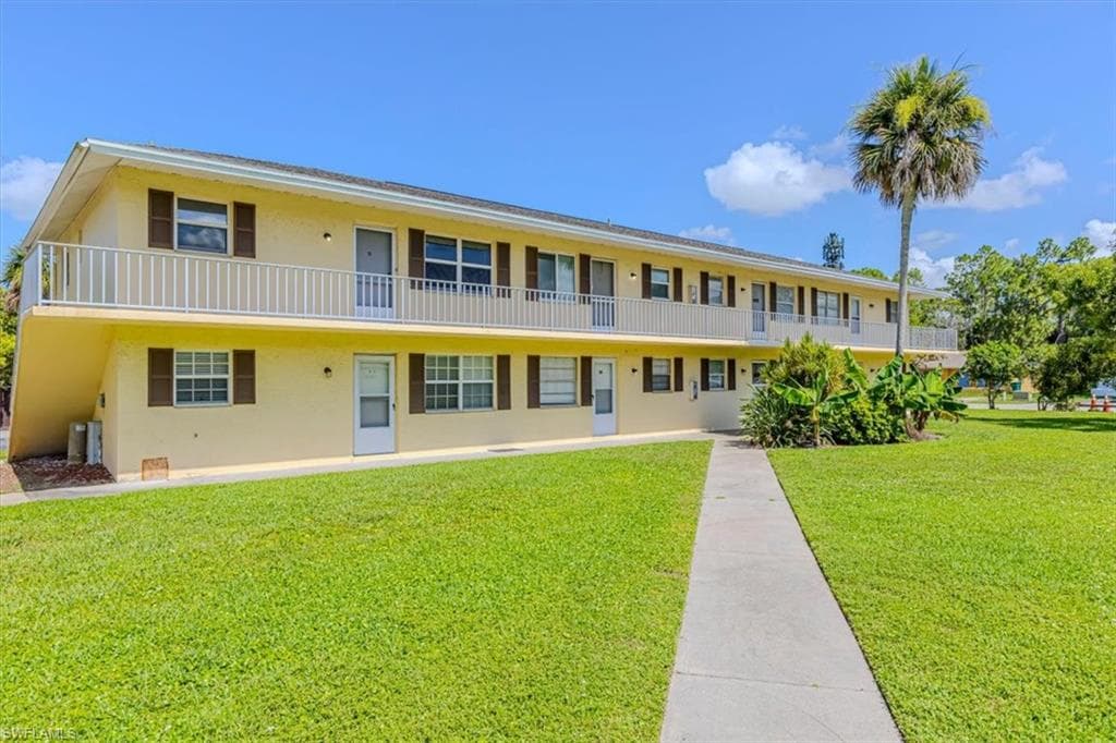 3325 Airport Rd #s5, Naples
