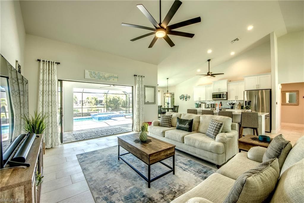 2104 28th Ln, Cape Coral, photo 3