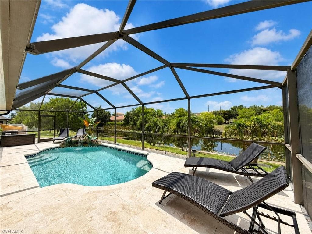 921 5th Ter, Cape Coral