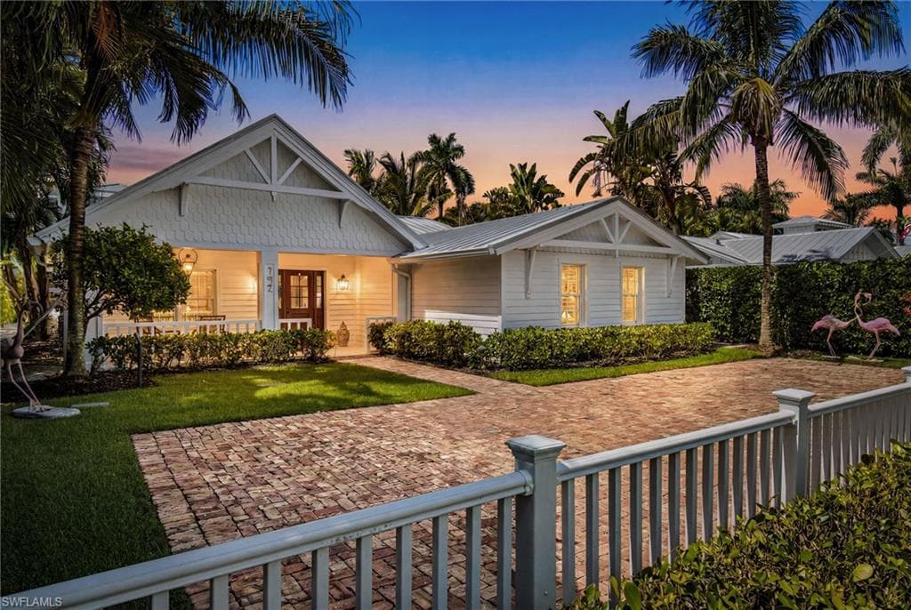 742 11th Ave, Naples