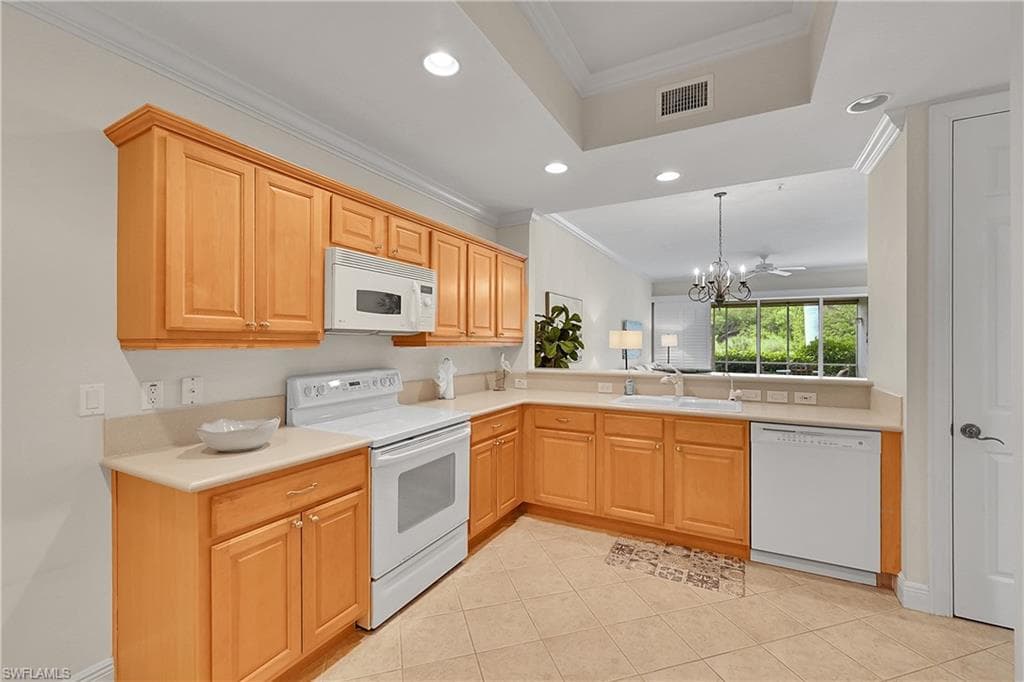 4700 Yacht Harbor Dr #612, Naples, photo 3