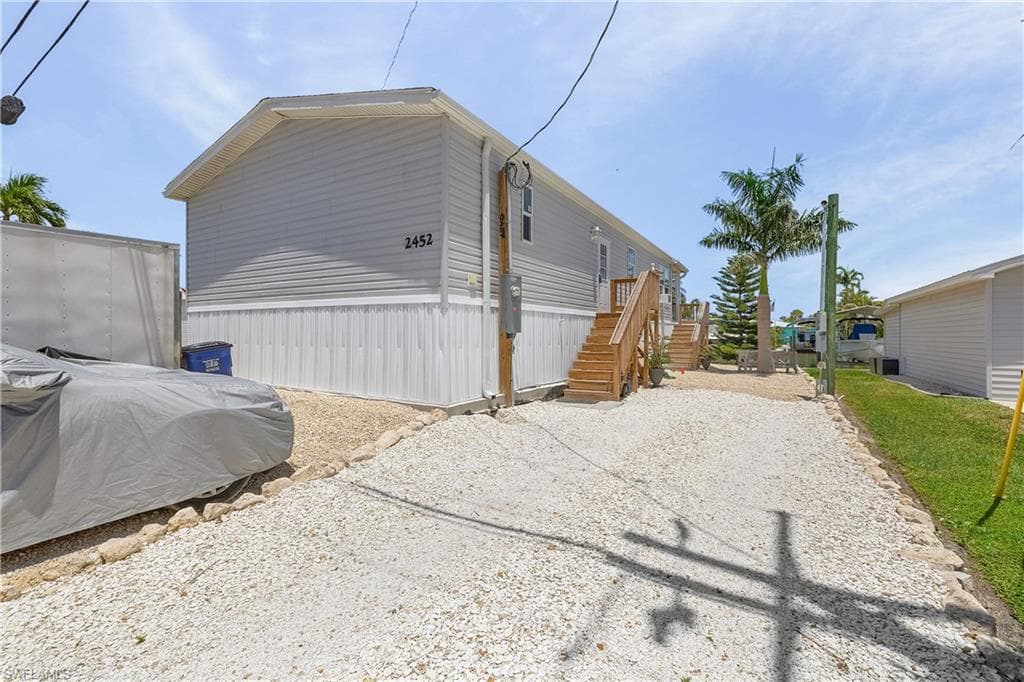 2452 York Rd, St. James City, photo 2