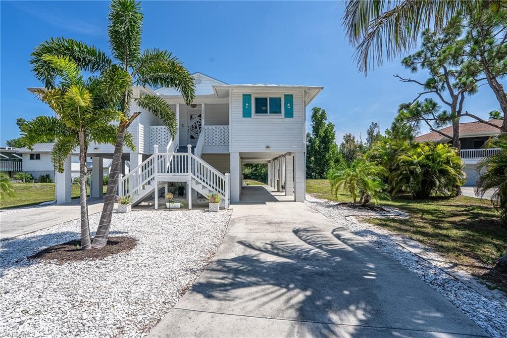 10810 Habitat Cir, Bokeelia