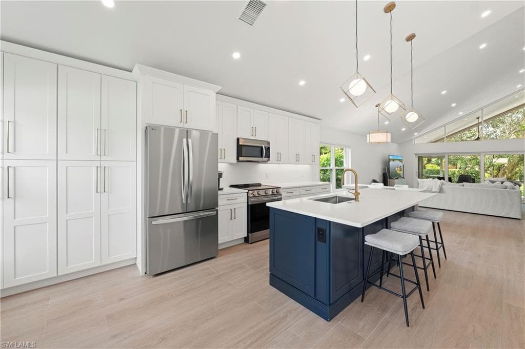 4775 Europa Dr, Naples, photo 2
