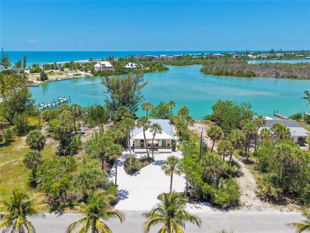 2539 Coconut Dr, Sanibel, photo 2