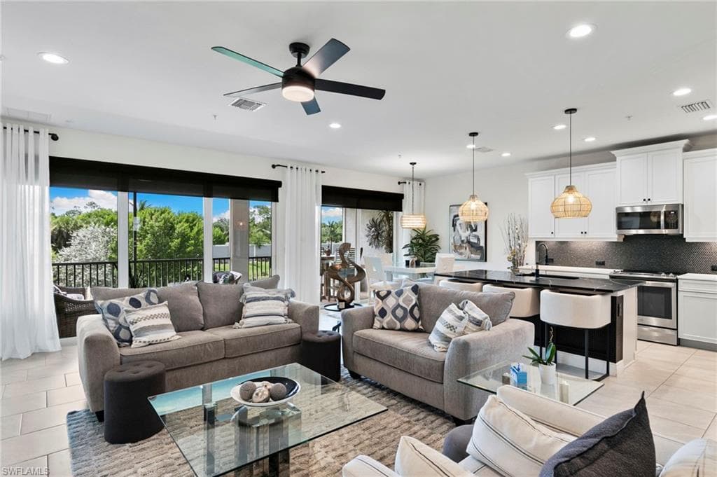 2567 Seychelles Dr #207, Naples, photo 3
