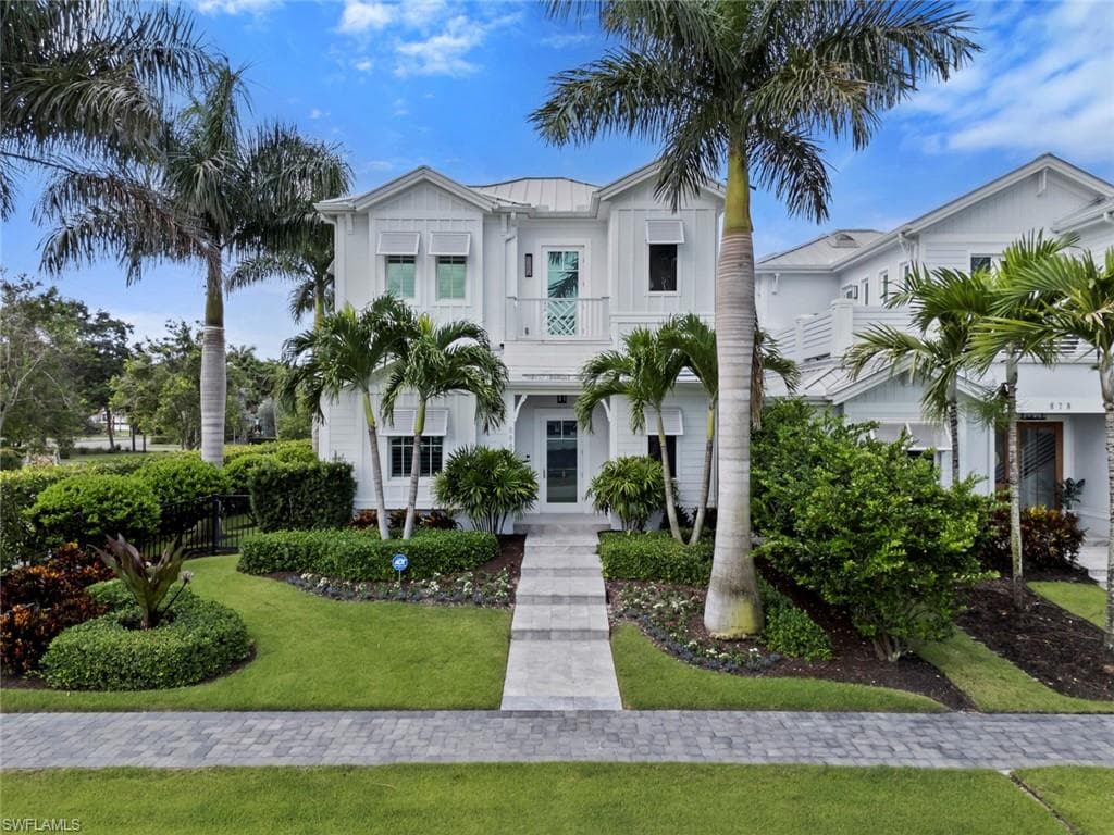 888 10th Ave, Naples
