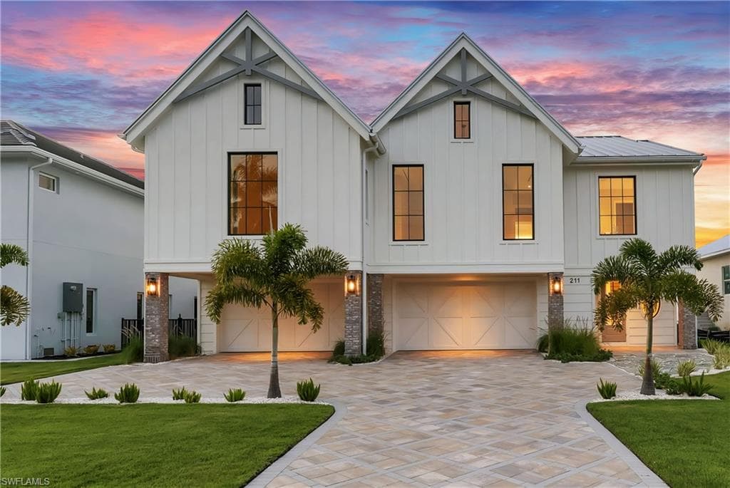 211 1st St, Bonita Springs