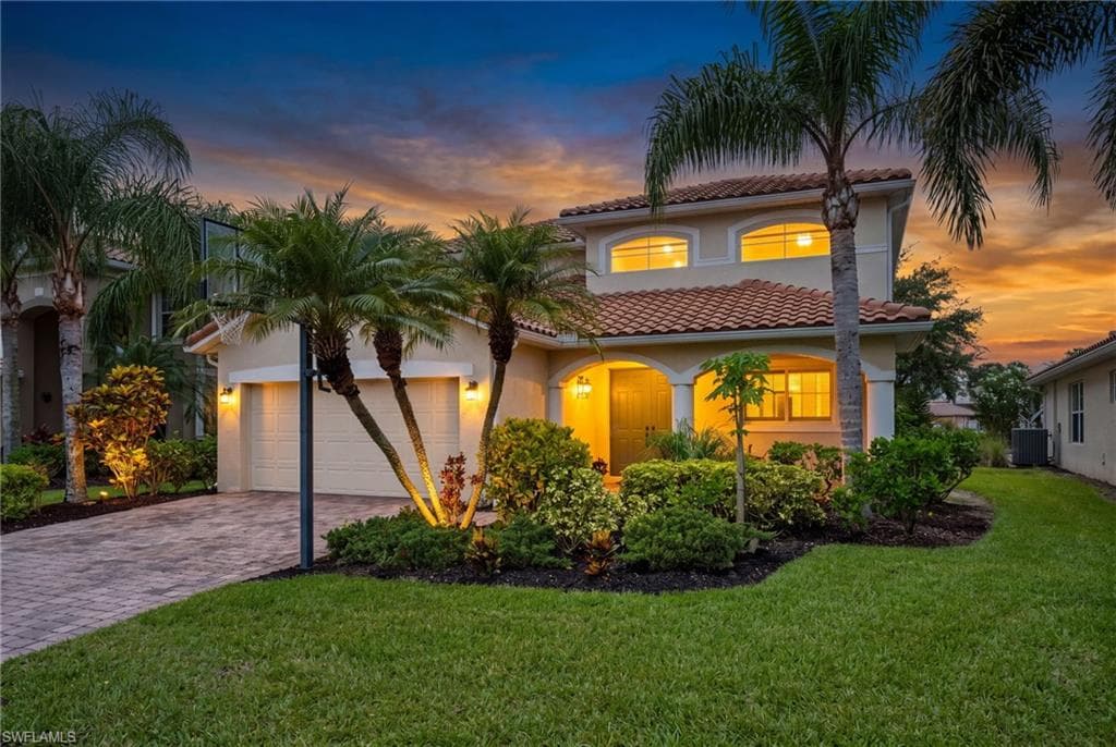 1541 Birdie Dr, Naples