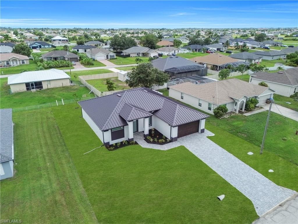 2204 5th Ter, Cape Coral, photo 3