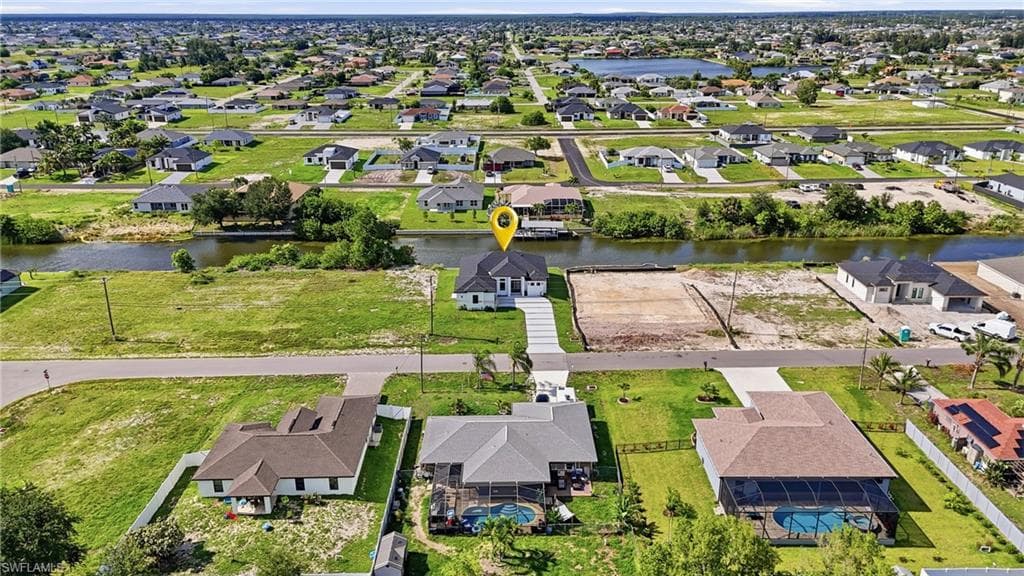 227 15th St, Cape Coral, photo 2