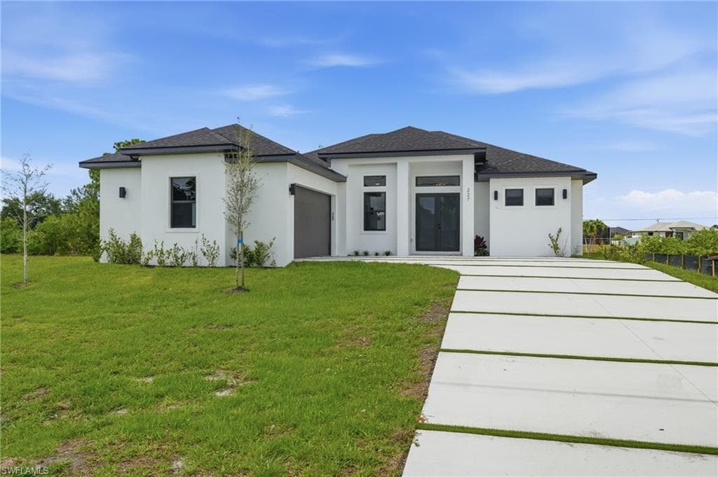 227 15th St, Cape Coral