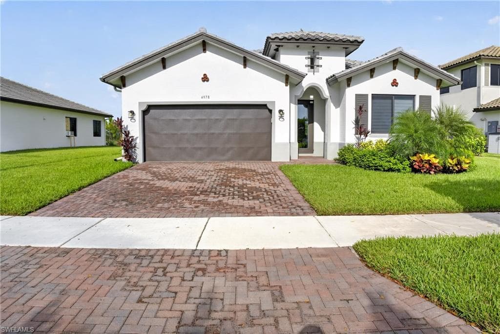 4978 Jovanne St, Ave Maria