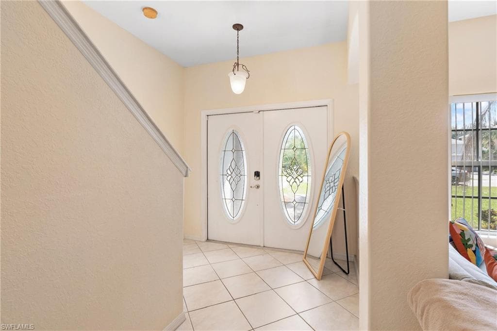 8285 Silver Birch Way, Lehigh Acres, photo 2