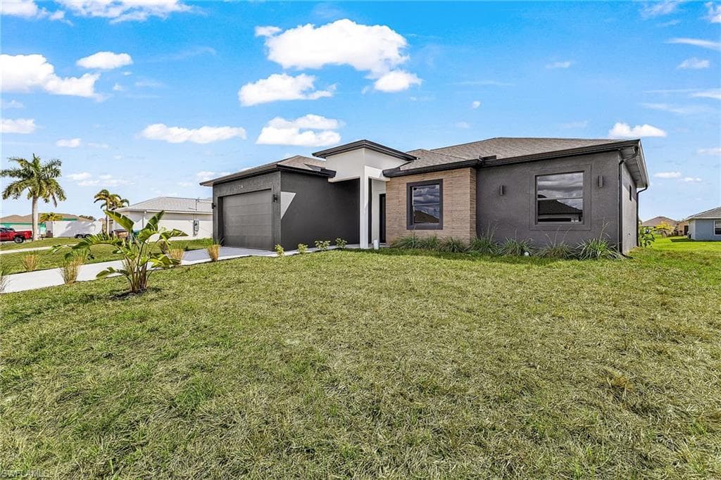 316 10th St, Cape Coral