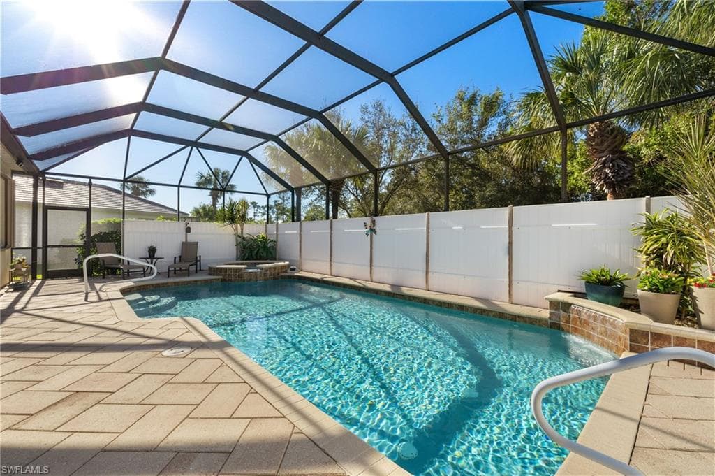 8872 King Henry Ct, Fort Myers, photo 2
