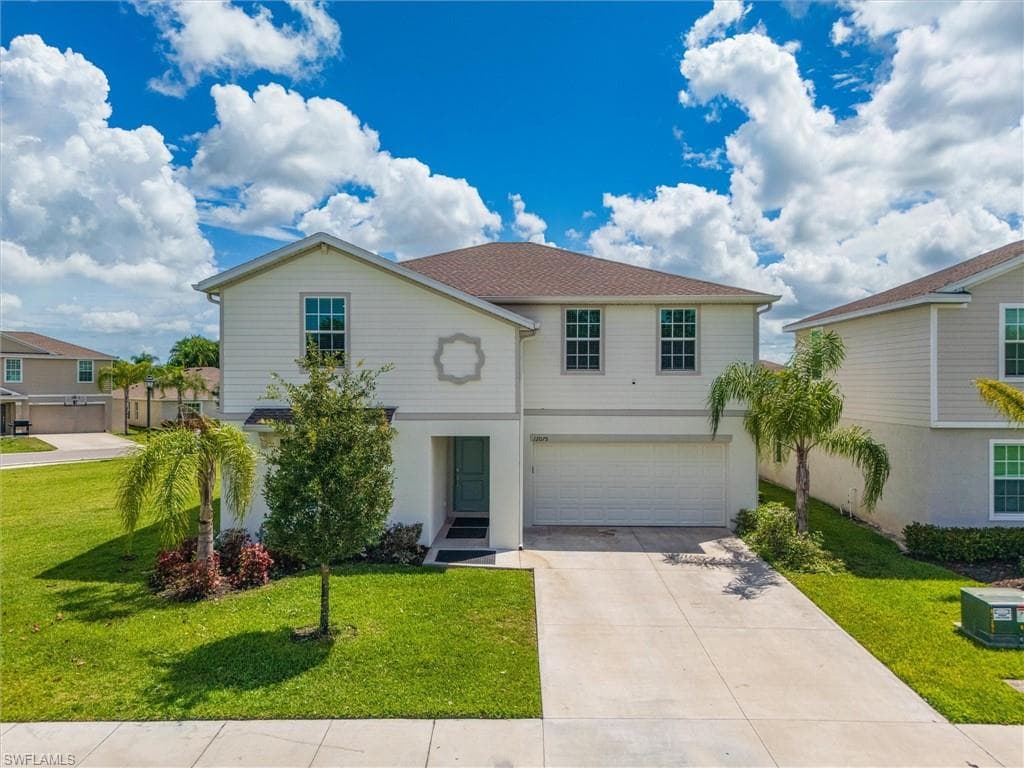 12075 Savanna Lakes Blvd, Lehigh Acres, photo 2