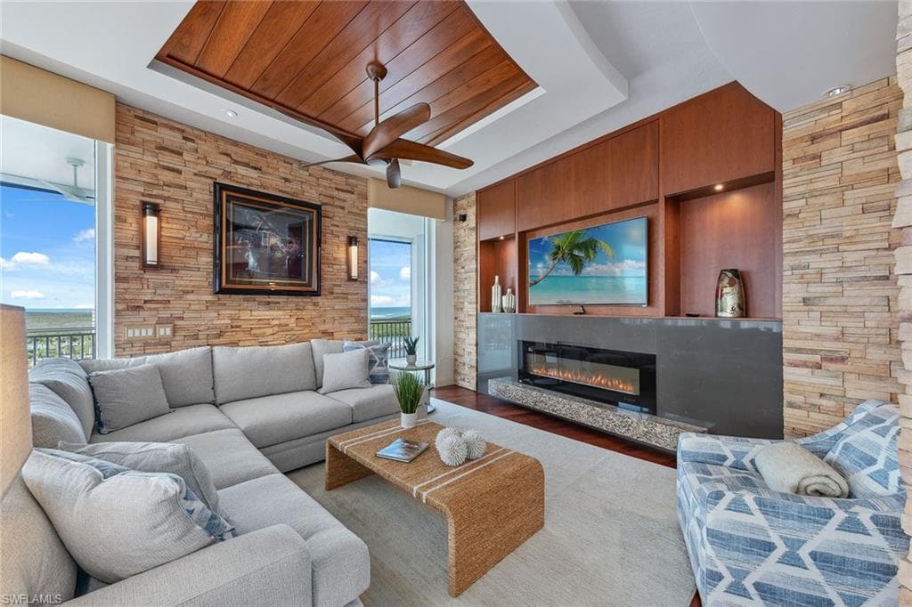 13675 Vanderbilt Dr #1105, Naples, photo 2