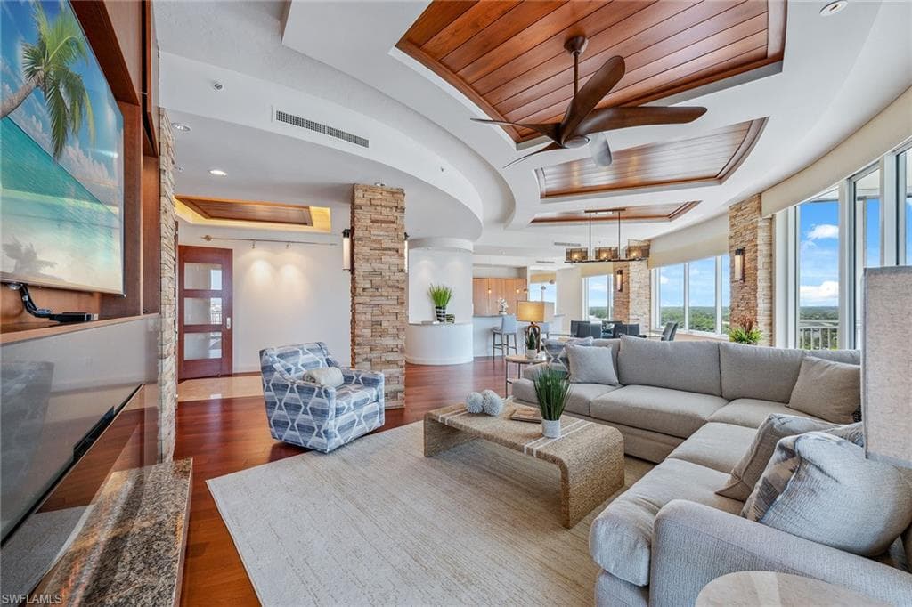 13675 Vanderbilt Dr #1105, Naples, photo 3